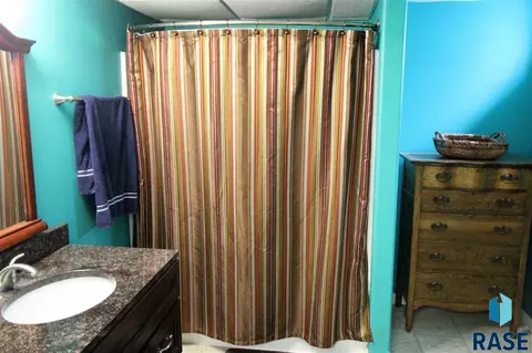 2308 S Willow Ave, Sioux Falls, SD 57105 photo 6