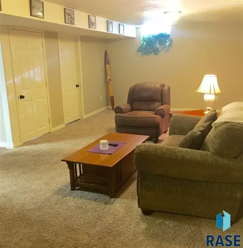 2308 S Willow Ave, Sioux Falls, SD 57105 photo 8