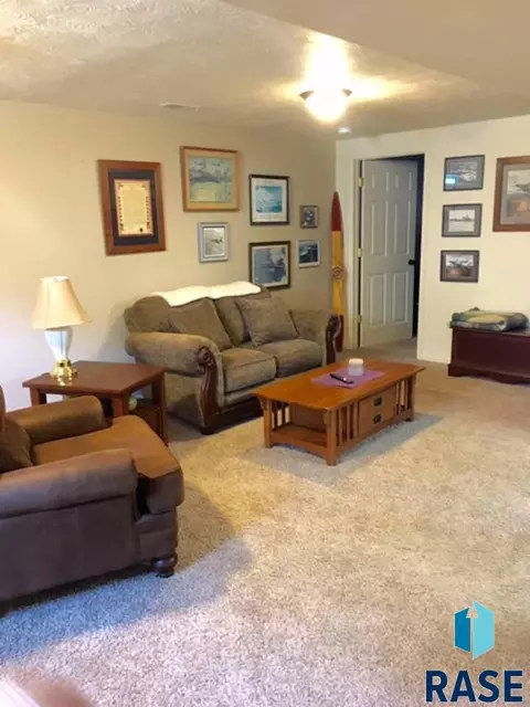 2308 S Willow Ave, Sioux Falls, SD 57105 photo 9