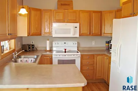 1405 67th St N, Sioux Falls, SD 57104 photo 3