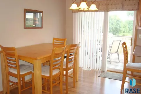 1405 67th St N, Sioux Falls, SD 57104 photo 4