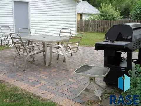 620 E 4th St, Canton, SD 57013 photo 9