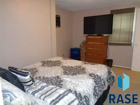 620 E 4th St, Canton, SD 57013 photo 6