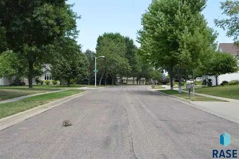 Undisclosed, Sioux Falls, SD 57108 photo 20