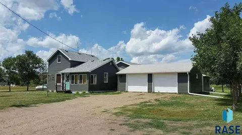 1110 E 3rd St, Bridgewater, SD 57319 photo 1