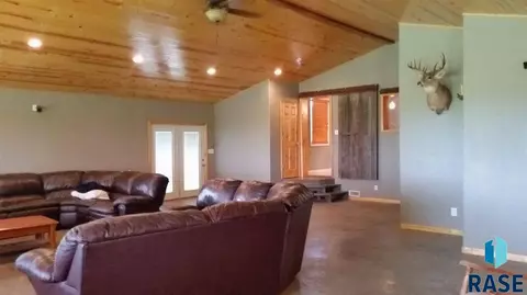 1110 E 3rd St, Bridgewater, SD 57319 photo 4