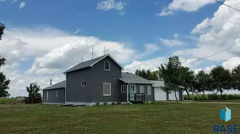 1110 E 3rd St, Bridgewater, SD 57319 photo 2