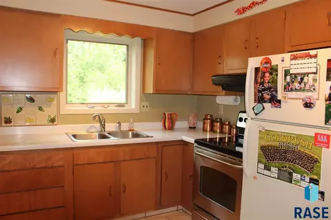 1308 E Otonka Trl, Sioux Falls, SD 57103 photo 18
