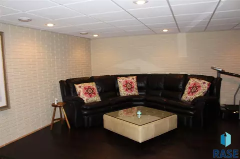1308 E Otonka Trl, Sioux Falls, SD 57103 photo 15