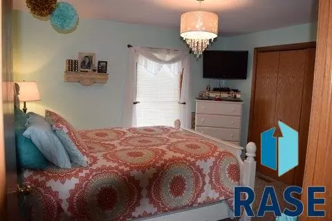 48352 257th St, Garretson, SD 57030 photo 9