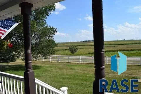 48352 257th St, Garretson, SD 57030 photo 2