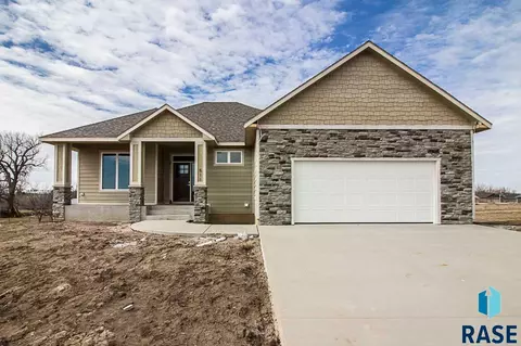511 S Red Spruce Ave, Sioux Falls, SD 57110 photo 1
