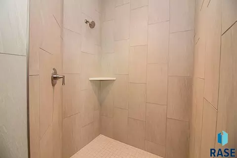 511 S Red Spruce Ave, Sioux Falls, SD 57110 photo 17