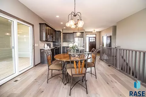511 S Red Spruce Ave, Sioux Falls, SD 57110 photo 9