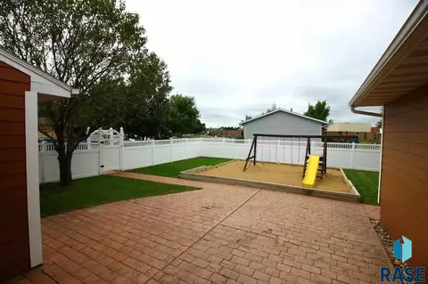 501 N Rose Ave, Tea, SD 57064 photo 35