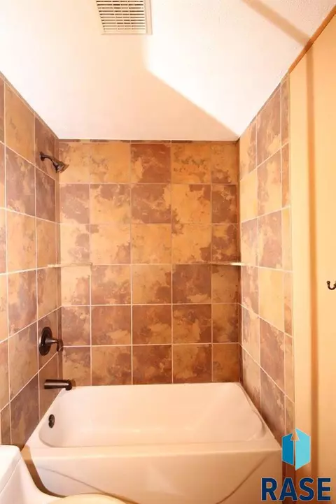 501 N Rose Ave, Tea, SD 57064 photo 9