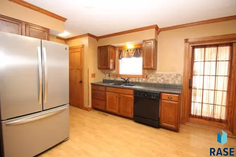 501 N Rose Ave, Tea, SD 57064 photo 8