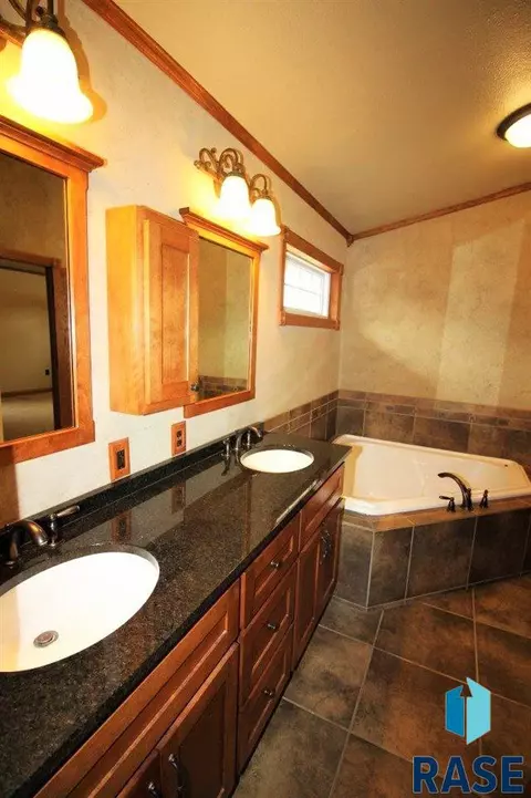 501 N Rose Ave, Tea, SD 57064 photo 20