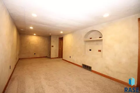 501 N Rose Ave, Tea, SD 57064 photo 24