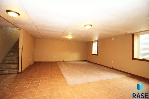 501 N Rose Ave, Tea, SD 57064 photo 28