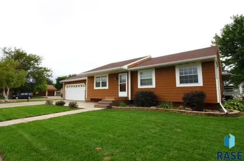 501 N Rose Ave, Tea, SD 57064 photo 1