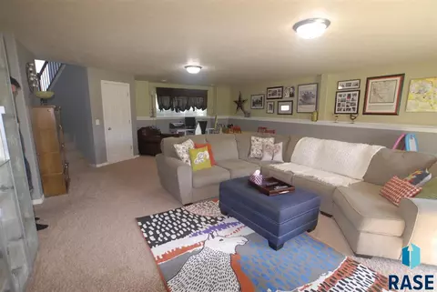 1309 W Creekside Dr, Brandon, SD 57005 photo 10