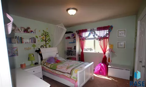1309 W Creekside Dr, Brandon, SD 57005 photo 8