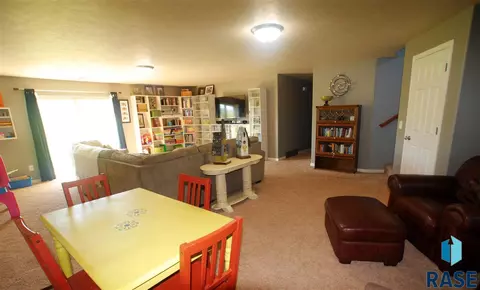 1309 W Creekside Dr, Brandon, SD 57005 photo 11