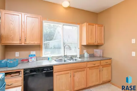 1908 E 8th St, Sioux Falls, SD 57103 photo 9