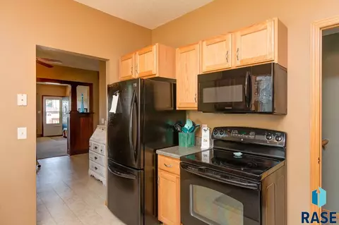 1908 E 8th St, Sioux Falls, SD 57103 photo 3