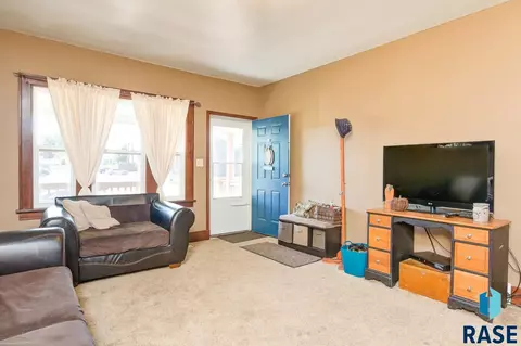 1908 E 8th St, Sioux Falls, SD 57103 photo 5
