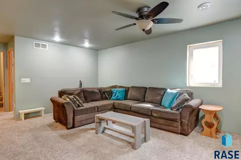 1908 E 8th St, Sioux Falls, SD 57103 photo 6