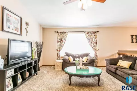 7208 W 64th St, Sioux Falls, SD 57106 photo 2