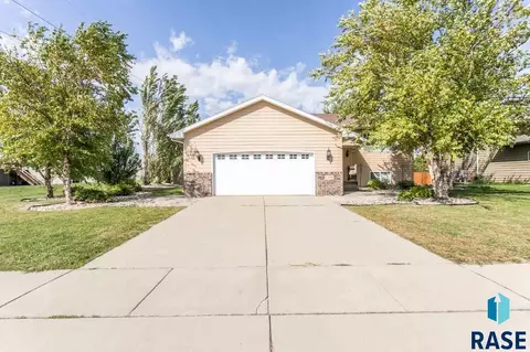 7208 W 64th St, Sioux Falls, SD 57106 photo 1