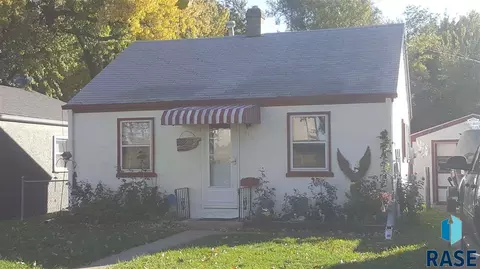 116 S Williams Ave, Sioux Falls, SD 57104 photo 2
