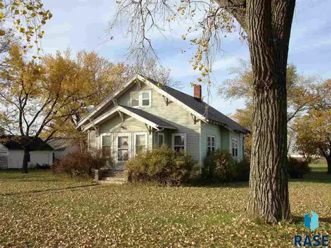 1220 E Fourth St, Freeman, SD 57029 photo 2