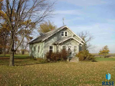 1220 E Fourth St, Freeman, SD 57029 photo 1