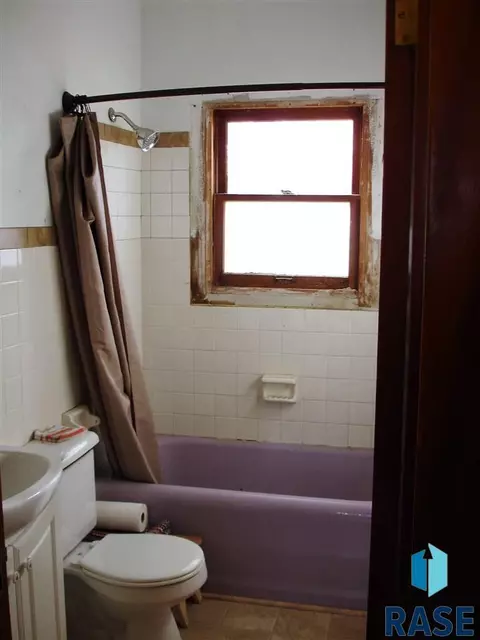 1220 E Fourth St, Freeman, SD 57029 photo 9