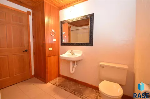 1600 E Rushmore Dr, Brandon, SD 57005 photo 15