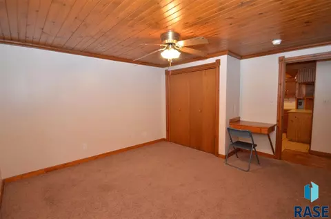 1600 E Rushmore Dr, Brandon, SD 57005 photo 13