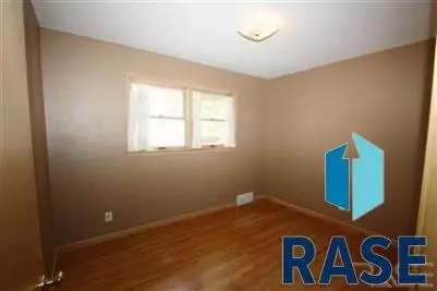 2704 W 28th St, Sioux Falls, SD 57105 photo 13