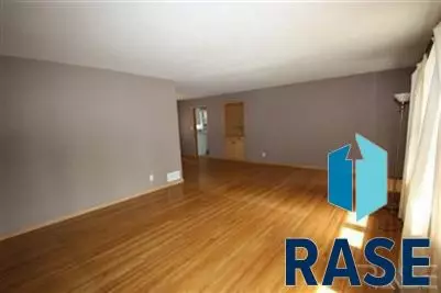 2704 W 28th St, Sioux Falls, SD 57105 photo 9
