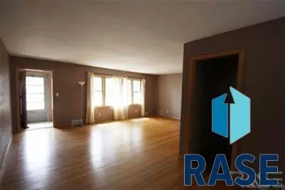 2704 W 28th St, Sioux Falls, SD 57105 photo 3