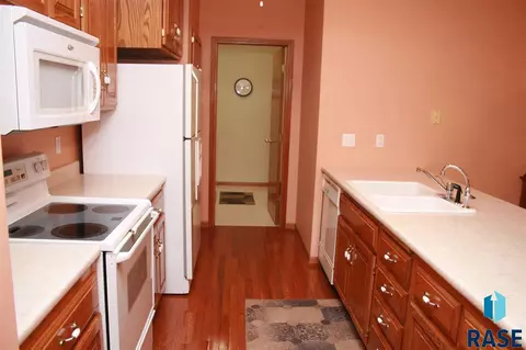 6002 S Tomar Rd, Sioux Falls, SD 57108 photo 4