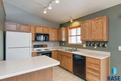 6908 W 67th St, Sioux Falls, SD 57106 photo 4