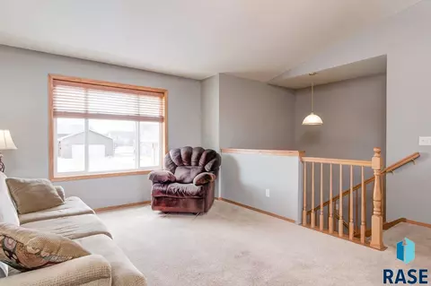 6908 W 67th St, Sioux Falls, SD 57106 photo 2