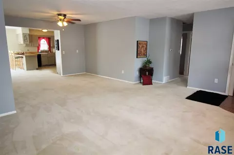 3505 E 24th St, Sioux Falls, SD 57103 photo 8