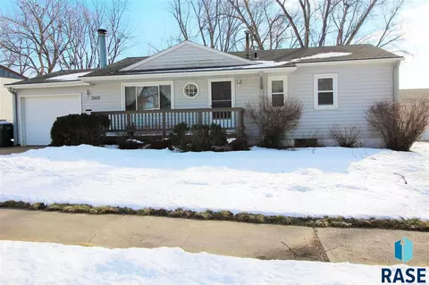 3505 E 24th St, Sioux Falls, SD 57103 photo 1