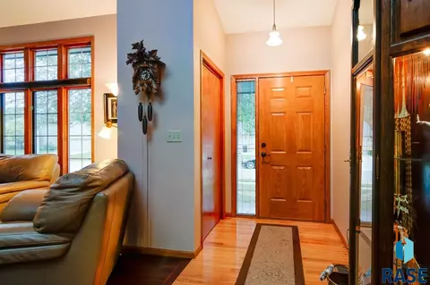 3521 E Braeburn Cir, Sioux Falls, SD 57103 photo 8