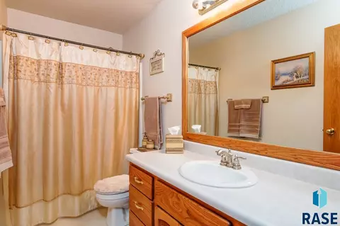 3521 E Braeburn Cir, Sioux Falls, SD 57103 photo 15